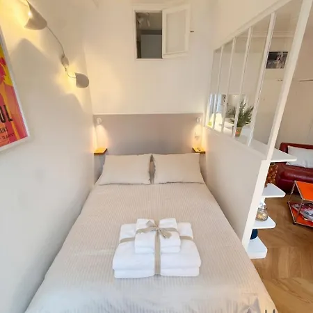Cozy In The Heart Of The Marais • 3rd