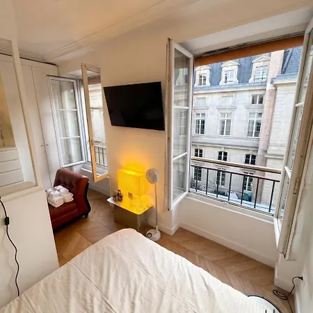 Cozy In The Heart Of The Marais • 3rd Paris